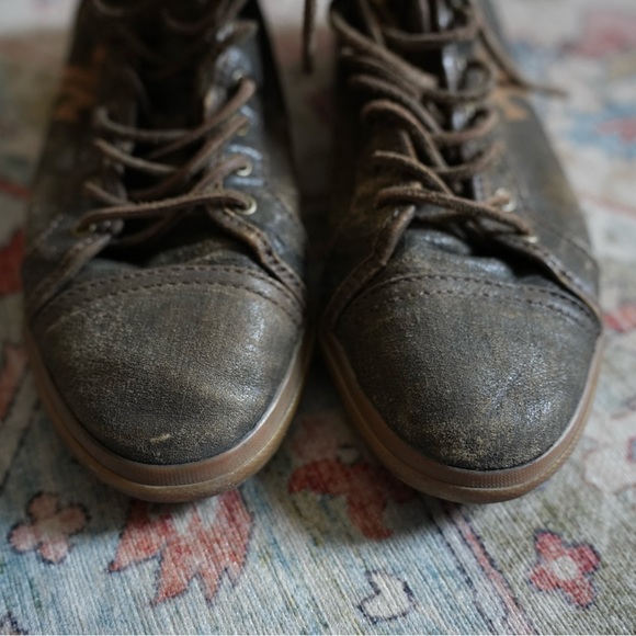 LEATHER FRYE DISTRESSED BROWN KIRA HIGH TOP SNEAKERS SIZE 7.5 - Picture 9 of 15
